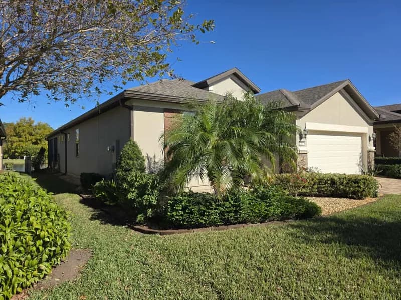 Residential exterior siding and trim detail Jacksonville FL